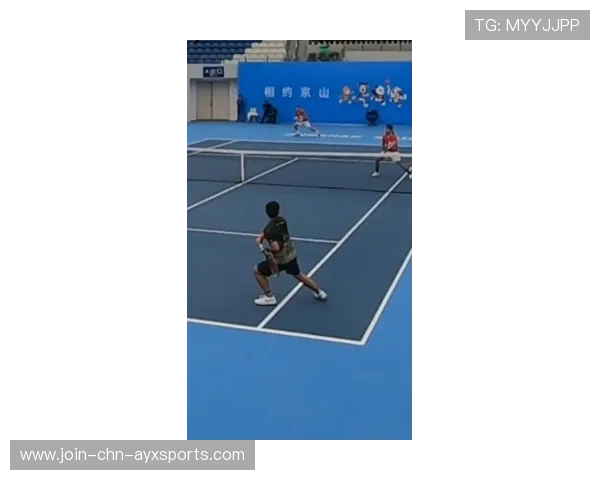 击剑队强化脚步变速训练，攻防节奏更灵活