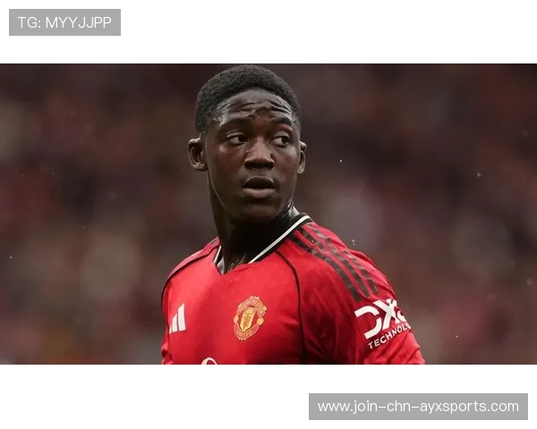 曼联梅努展示惊人灵活性