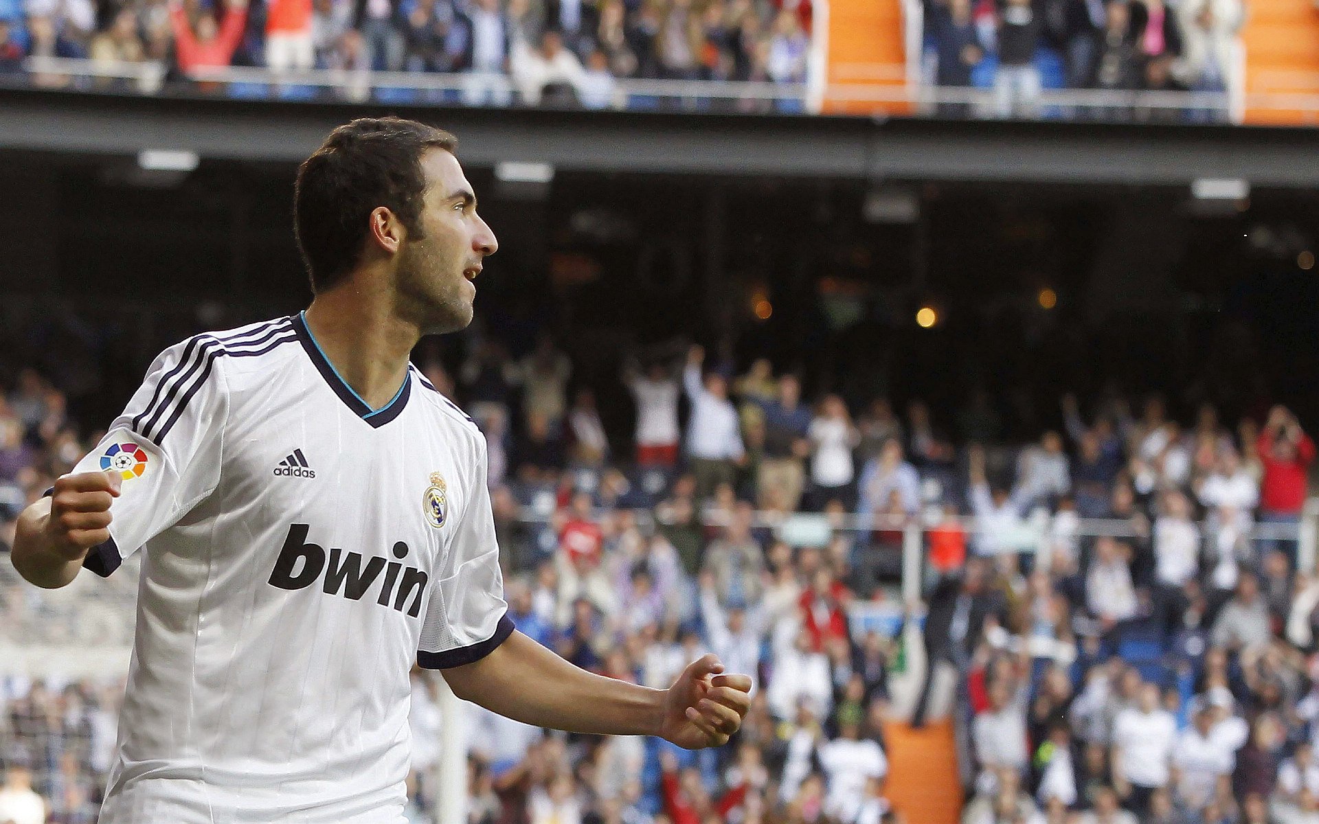 “西甲焦点赛事：新星闪耀引全场热议”，西甲星星